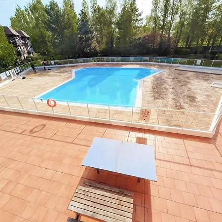 Vue Sur La Piscine & Le Golf Avec Balcon & Parking Apartamento Deauville