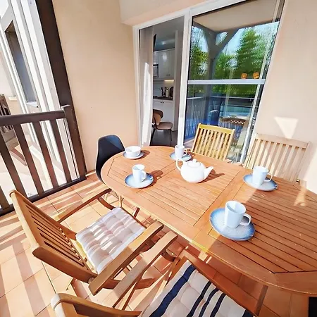 Vue Sur La Piscine & Le Golf Avec Balcon & Parking Apartamento Deauville